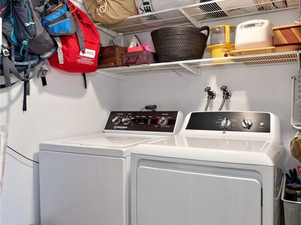 5845 NE Park Point Drive G203, Seattle WA 98115