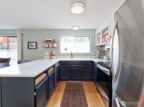 5845 NE Park Point Drive G203, Seattle WA 98115