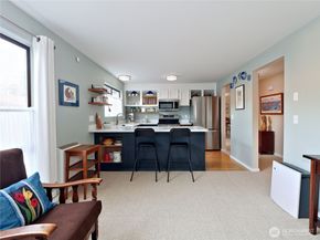 5845 NE Park Point Drive G203, Seattle WA 98115