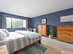 5845 NE Park Point Drive G203, Seattle WA 98115