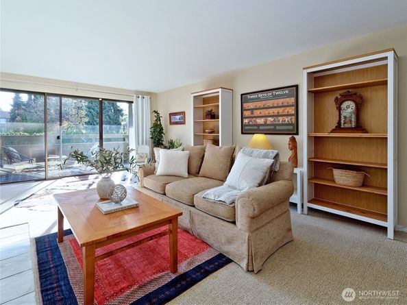 5845 NE Park Point Drive G203, Seattle WA 98115