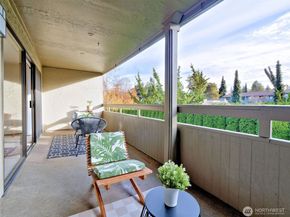 5845 NE Park Point Drive G203, Seattle WA 98115