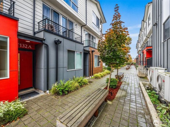 7132 Beacon Avenue S A, Seattle WA 98108