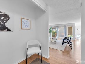 654 W Olympic Place 101, Seattle WA 98119