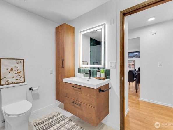 654 W Olympic Place 101, Seattle WA 98119