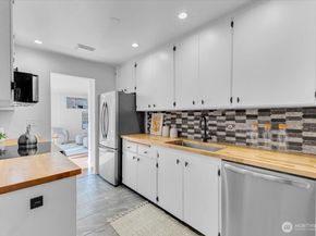 654 W Olympic Place 101, Seattle WA 98119