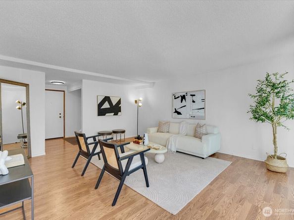 654 W Olympic Place 101, Seattle WA 98119