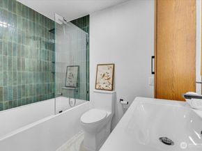 654 W Olympic Place 101, Seattle WA 98119