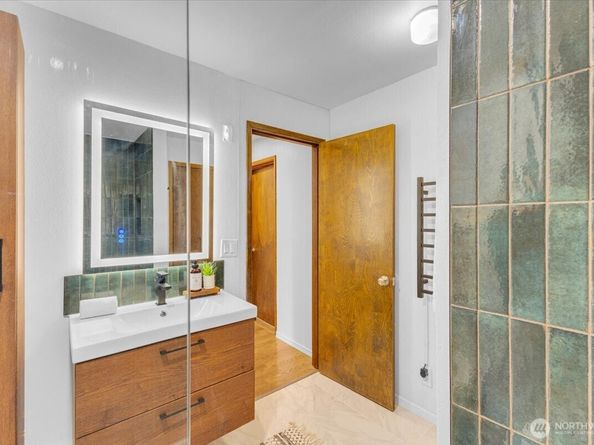 654 W Olympic Place 101, Seattle WA 98119