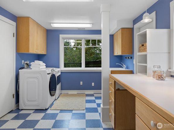 6703 36th Avenue NW, Seattle WA 98117