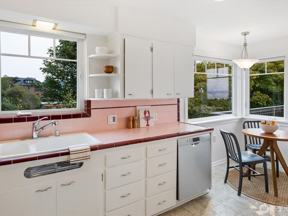 6703 36th Avenue NW, Seattle WA 98117