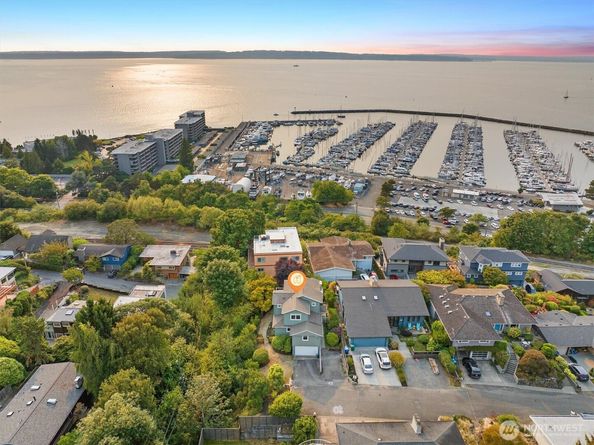 6703 36th Avenue NW, Seattle WA 98117