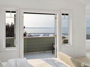 6703 36th Avenue NW, Seattle WA 98117