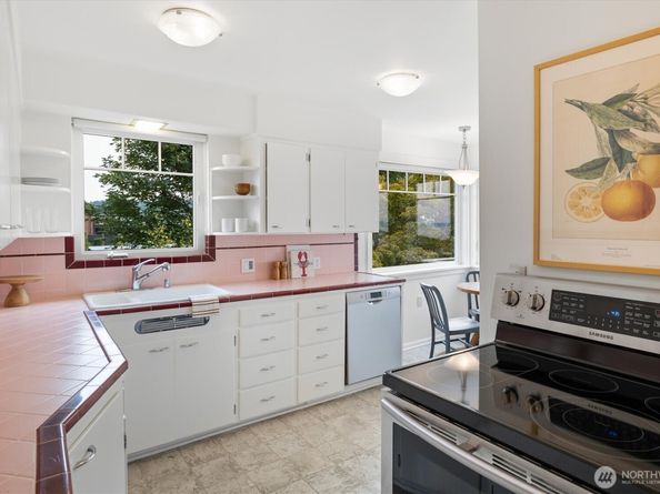 6703 36th Avenue NW, Seattle WA 98117