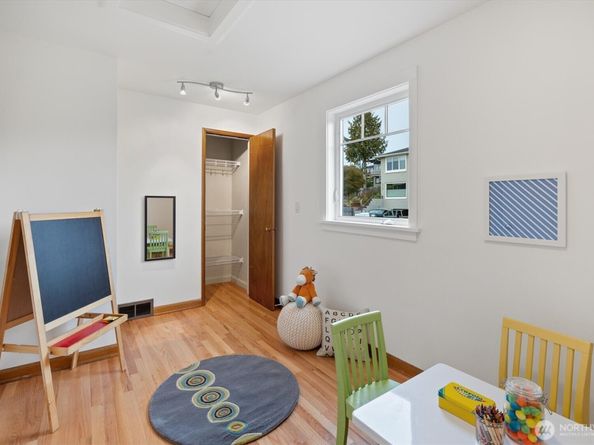 6703 36th Avenue NW, Seattle WA 98117