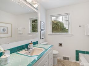 6703 36th Avenue NW, Seattle WA 98117