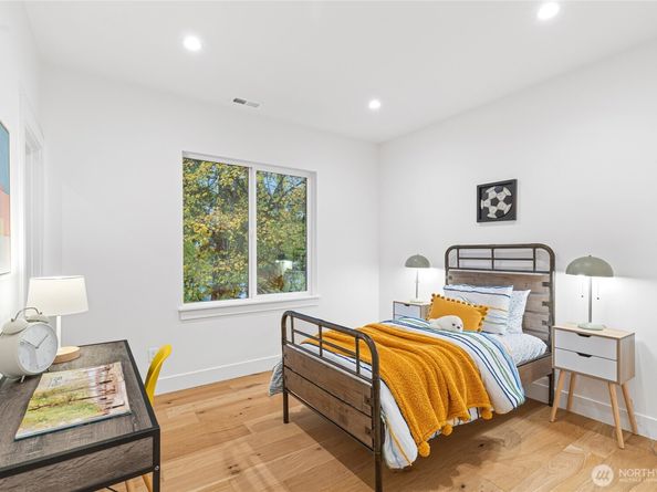 218 163rd Place SE, Bellevue WA 98008