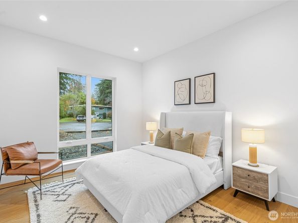 218 163rd Place SE, Bellevue WA 98008