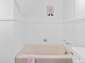 16349 Maplewild Avenue SW, Burien WA 98166