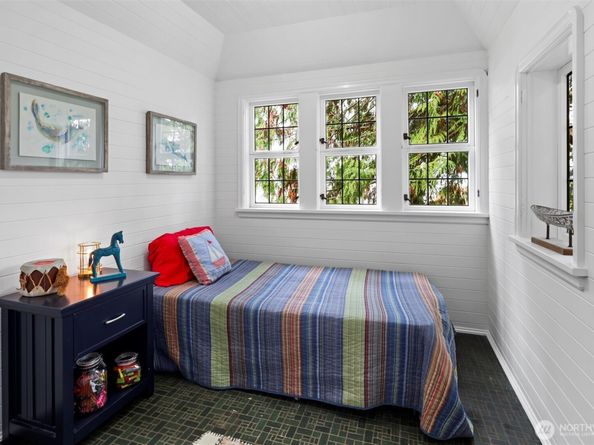 16349 Maplewild Avenue SW, Burien WA 98166