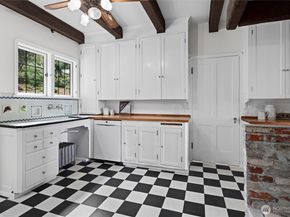 16349 Maplewild Avenue SW, Burien WA 98166