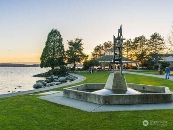 1015 1st Street, Kirkland WA 98033