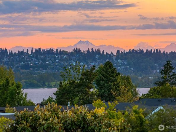 1015 1st Street, Kirkland WA 98033
