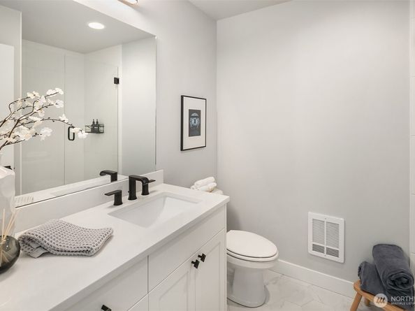 8326 14th Avenue NW, Seattle WA 98117