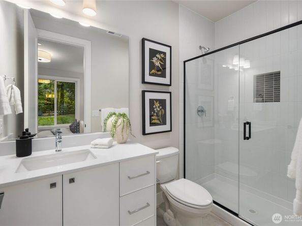 12206 NE 61st Street, Kirkland WA 98033