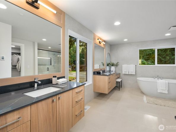 12206 NE 61st Street, Kirkland WA 98033