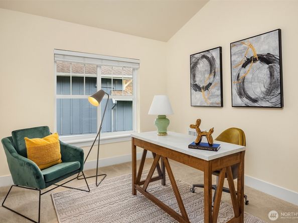 1748 25th Walk NE, Issaquah WA 98029