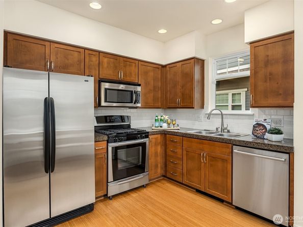 1748 25th Walk NE, Issaquah WA 98029