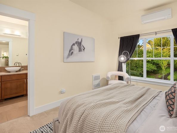 1748 25th Walk NE, Issaquah WA 98029