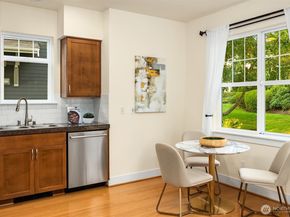 1748 25th Walk NE, Issaquah WA 98029