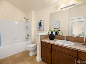 1748 25th Walk NE, Issaquah WA 98029