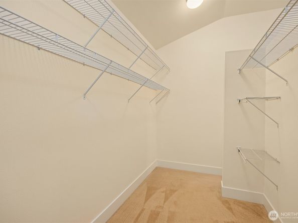 1748 25th Walk NE, Issaquah WA 98029