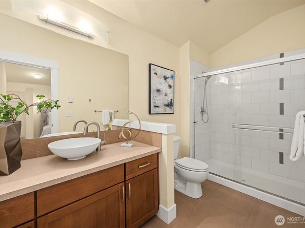 1748 25th Walk NE, Issaquah WA 98029