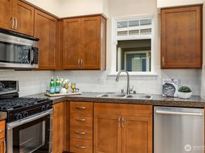 1748 25th Walk NE, Issaquah WA 98029