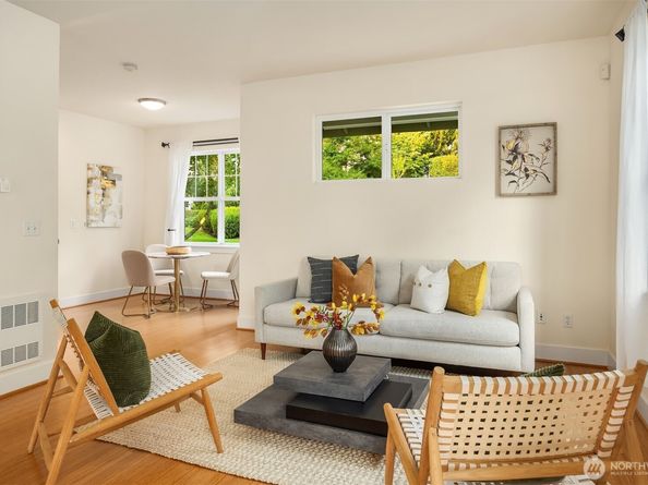 1748 25th Walk NE, Issaquah WA 98029