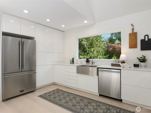 2513 225th Place NE, Sammamish WA 98074