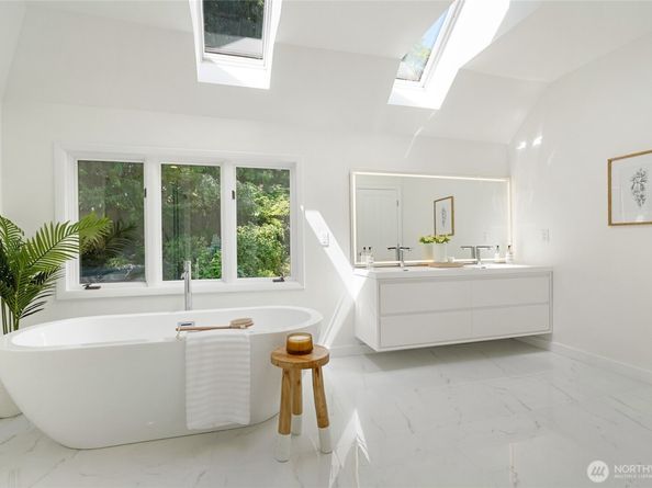 2513 225th Place NE, Sammamish WA 98074