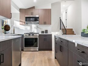 2133 170th Avenue NE, Bellevue WA 98008