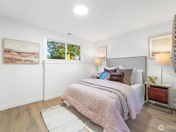 2133 170th Avenue NE, Bellevue WA 98008