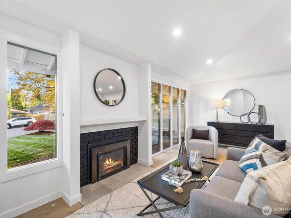 2133 170th Avenue NE, Bellevue WA 98008