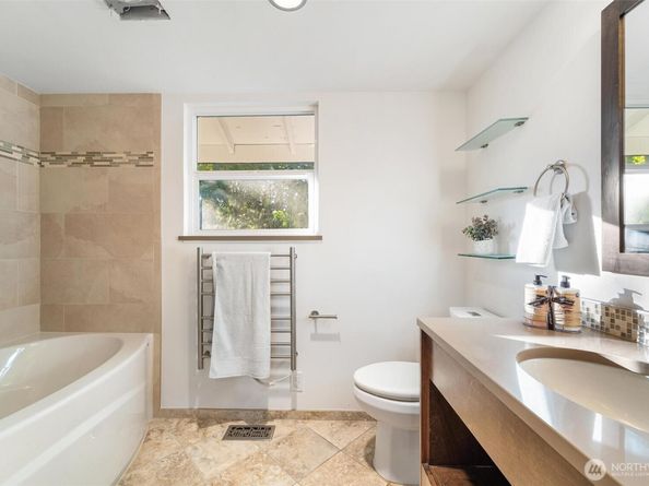 2133 170th Avenue NE, Bellevue WA 98008