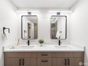 2133 170th Avenue NE, Bellevue WA 98008