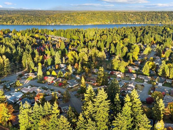 2133 170th Avenue NE, Bellevue WA 98008