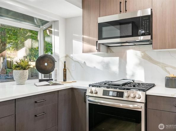 2133 170th Avenue NE, Bellevue WA 98008