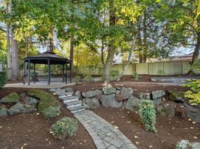 2133 170th Avenue NE, Bellevue WA 98008