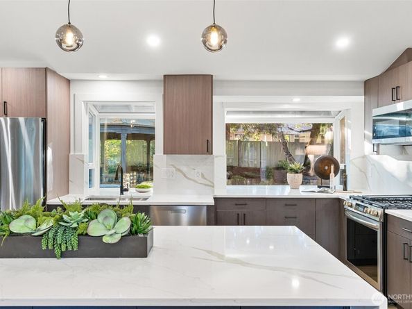 2133 170th Avenue NE, Bellevue WA 98008